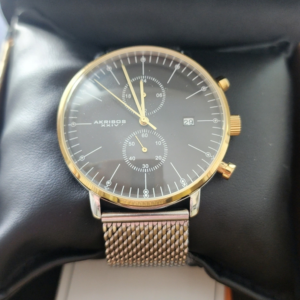 Men's watch.